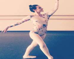 Apart from being an excellent actress, she is also a trained ballet dancer.